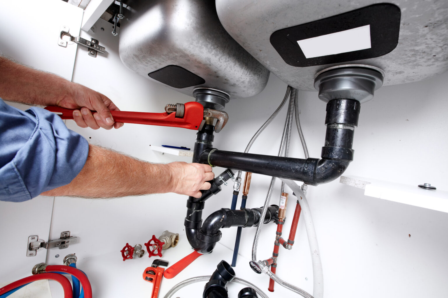 Plumber providing residential plumbing service in Aliso Viejo CA